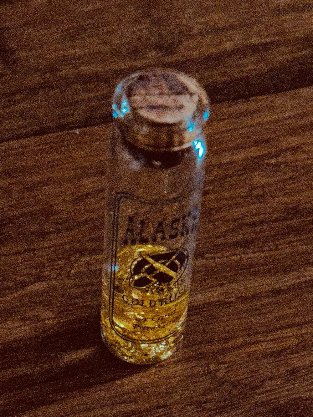 VTG Alaska Gold Rush 24 Carat Pure Gold Flake Glass Vial Souvenir Travel Bottle - Picture 7 of 9